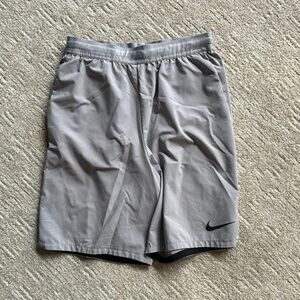 NWOT Men's Nike Shorts - Medium Tall